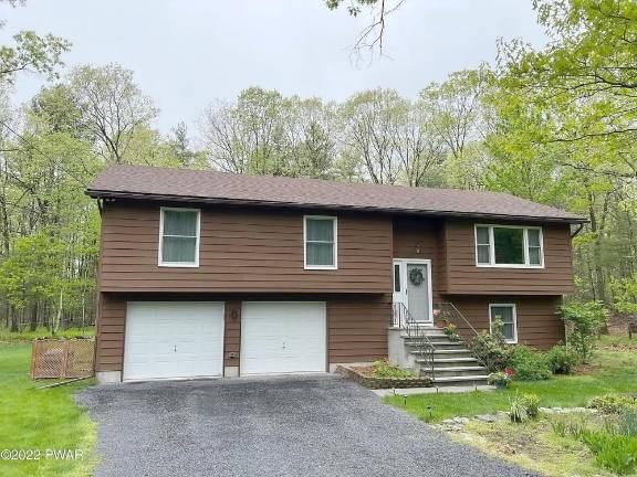 Three-bedroom home on large lot shows love and care Three-bedroom home on large lot shows love and care