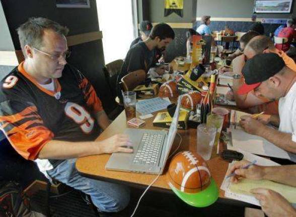 Pennsylvania considers limiting fantasy sports gambling Pennsylvania considers limiting fantasy sports gambling
