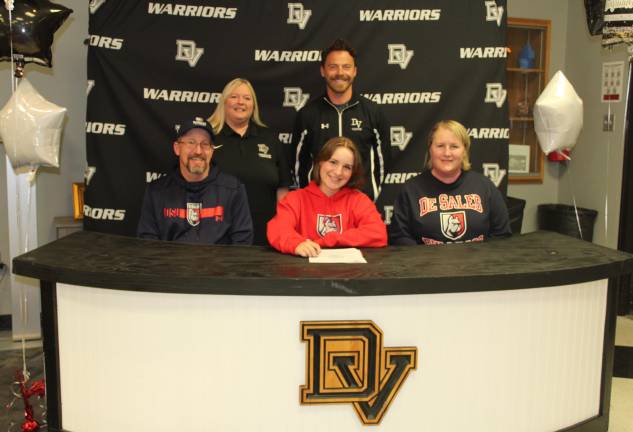 Tennis star signs with DeSales <b>From left, front row: Michael Holderith, senior Noelle Holderith and Rebecca Holderith, back row: Head tennis coach Amy Strickler and previous coach Kevin Quinn</b>