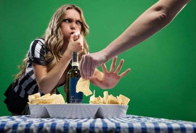 'Double dipping' your chip: Dangerous? Or just icky? 'Double dipping' your chip: Dangerous? Or just icky?