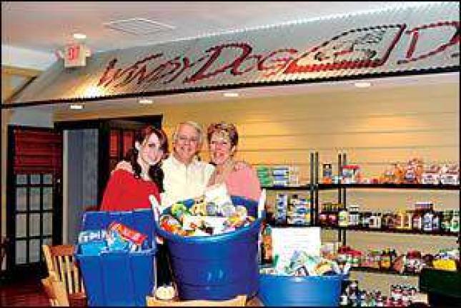 Restaurant-deli partners with community to fight hunger Restaurant-deli partners with community to fight hunger