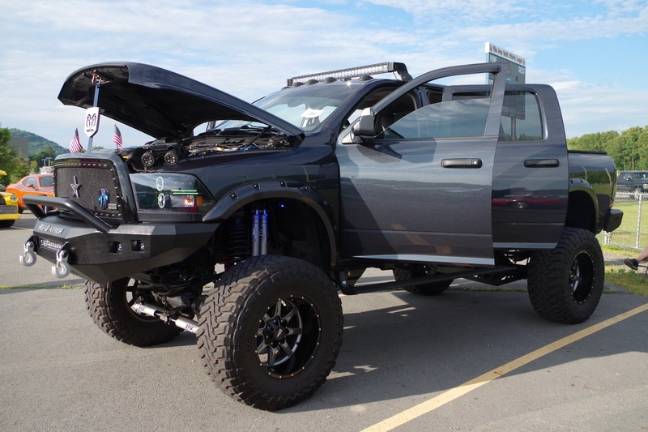 Smokin' hot and tricked out in Port Jervis Smokin' hot and tricked out in Port Jervis