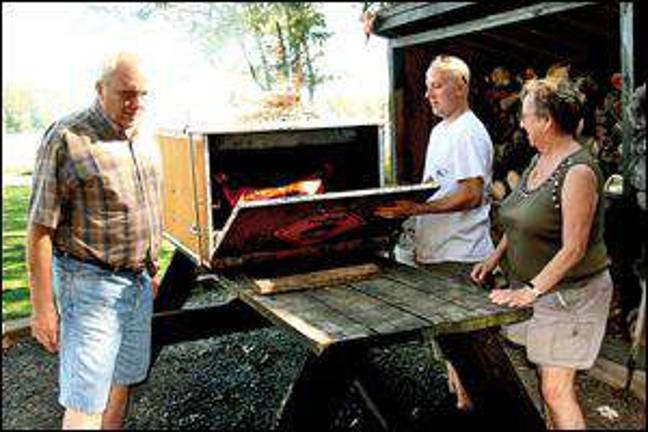 Labor Day barbecue is a neighborhood tradition in Gold Key Labor Day barbecue is a neighborhood tradition in Gold Key