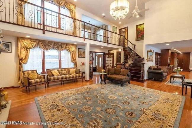 Upscale four-bedroom home is designed for resort living Upscale four-bedroom home is designed for resort living