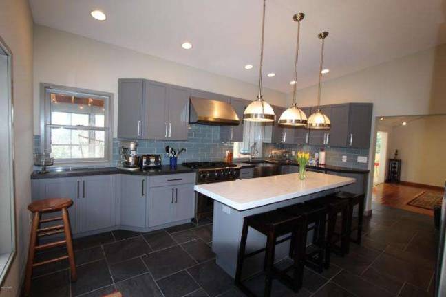 Country getaway with access to private lake Country getaway with access to private lake