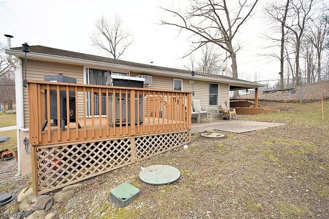 This home is affordable, charming, and move-in ready This home is affordable, charming, and move-in ready