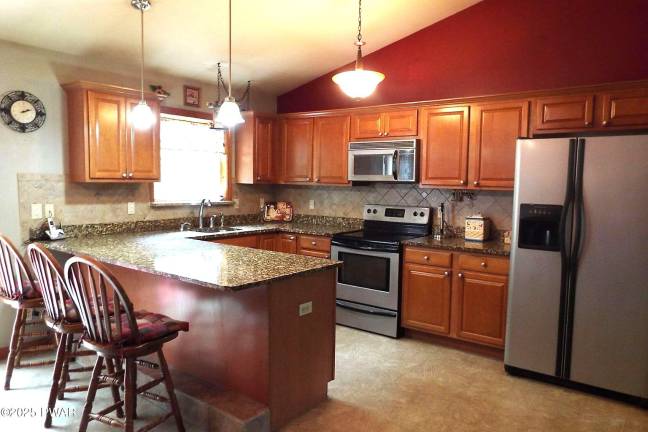 Bi-level home is move-in ready, affordably priced Bi-level home is move-in ready, affordably priced