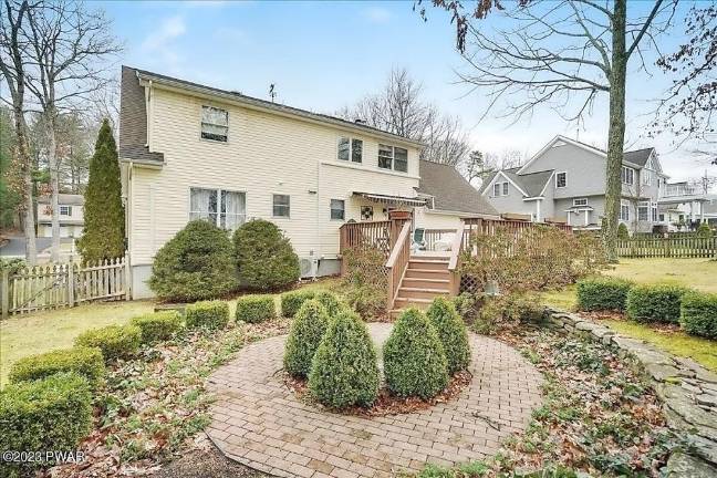 Enjoy mountain views and convenient location in upscale community Enjoy mountain views and convenient location in upscale community