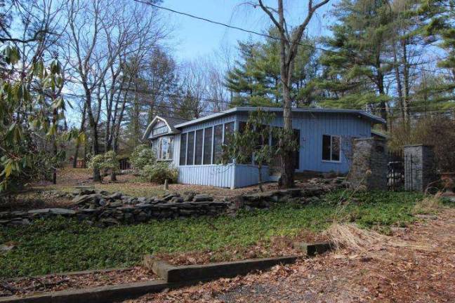 Country getaway with access to private lake Country getaway with access to private lake