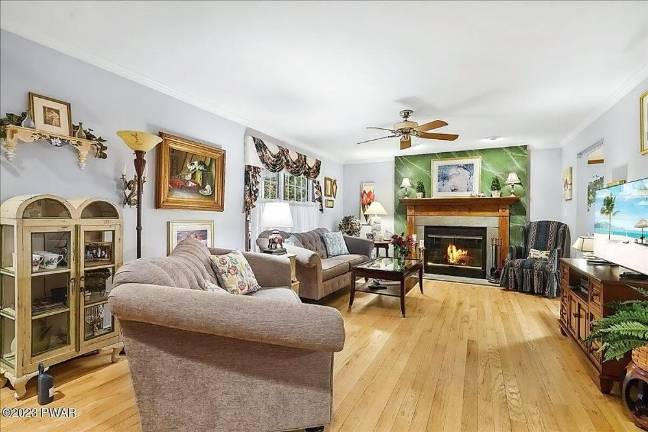 Enjoy mountain views and convenient location in upscale community Enjoy mountain views and convenient location in upscale community