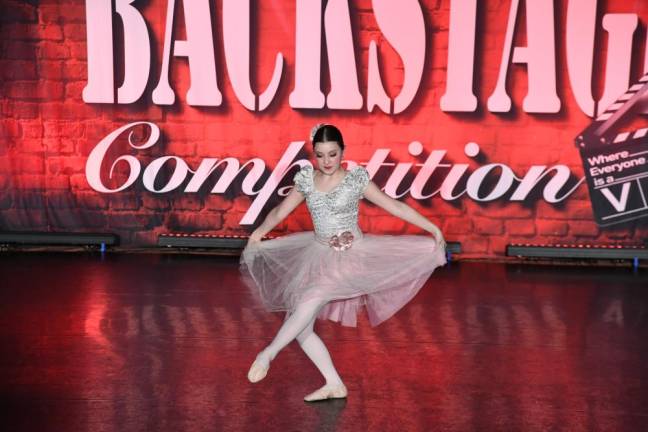 Dance Expression students win awards Sofia Zweier of Glenwood won a ‘Terrific Technique’ Special Award for her ballet solo ‘Ballet Suite.’