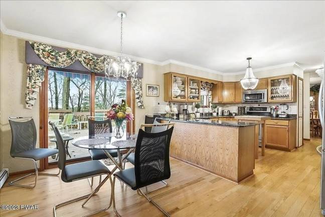 Enjoy mountain views and convenient location in upscale community Enjoy mountain views and convenient location in upscale community