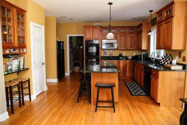 Four-bedroom contemporary shows attention to detail Four-bedroom contemporary shows attention to detail