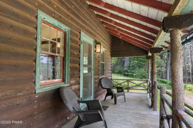 Log cabin on Silver Lake is once-in-a-lifetime opportunity Log cabin on Silver Lake is once-in-a-lifetime opportunity