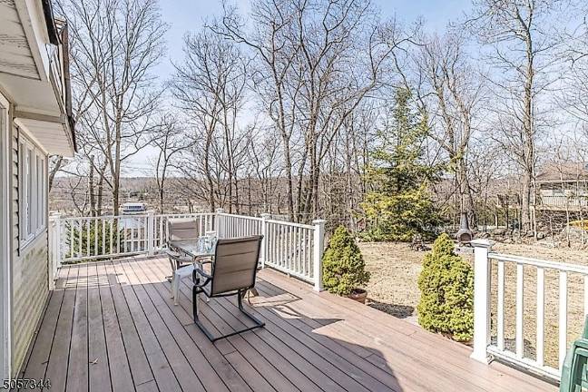 Stunning lake house won’t last at this price Stunning lake house won’t last at this price