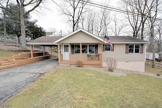 This home is affordable, charming, and move-in ready This home is affordable, charming, and move-in ready