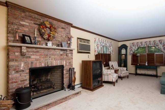 Upscale modern colonial in great location Upscale modern colonial in great location