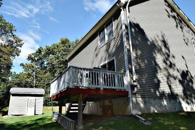 Modern two-story colonial with lake and pool access Modern two-story colonial with lake and pool access