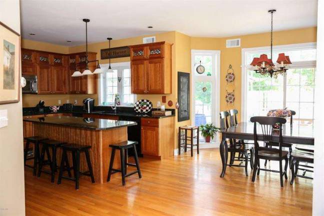 Four-bedroom contemporary shows attention to detail Four-bedroom contemporary shows attention to detail