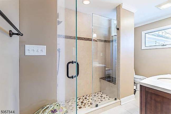 Stunning lake house won’t last at this price Stunning lake house won’t last at this price