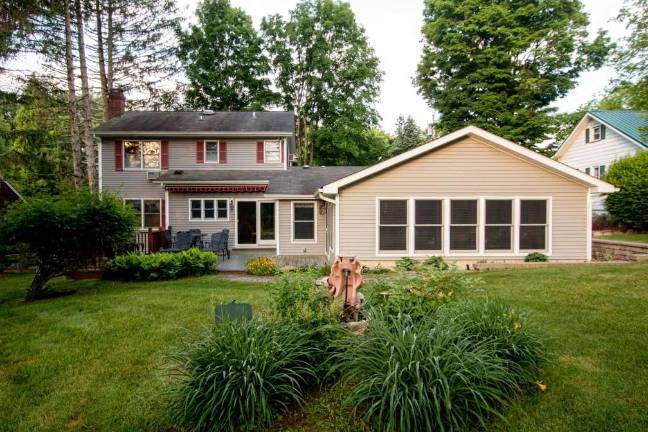 Upscale modern colonial in great location Upscale modern colonial in great location