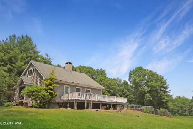 Beautiful country home on 5+ acres