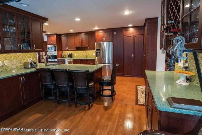 Upscale four-bedroom home is designed for resort living Upscale four-bedroom home is designed for resort living