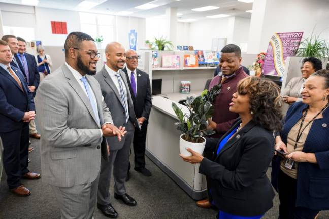 Lt. Gov. meets with diversity and inclusion bureau Lt. Gov. Austin Davis during a visit to DGS to meet with team members from Bureau of Diversity, Inclusion and Small Business Opportunities (BDISBO) on April 3, 2023.