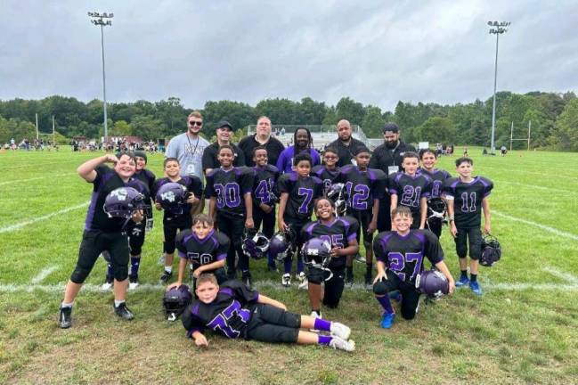 Volunteers are (mostly) hard to find Monroe-Woodbury 9-U Crusaders. (Photo courtesy of Errol Cabhan)