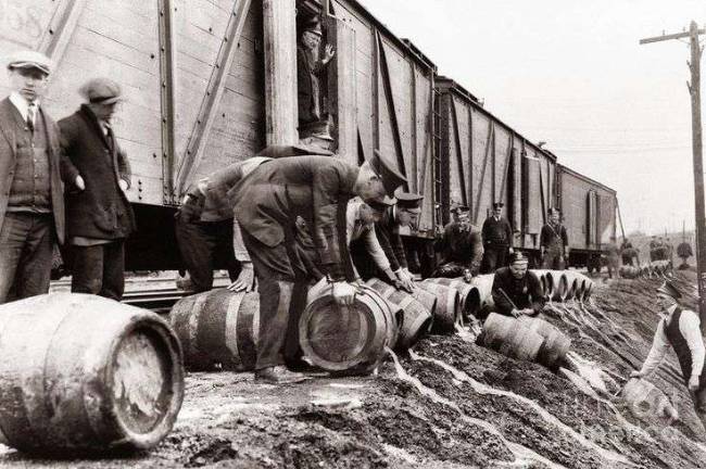 Liquor veto keeps Pennsylvania in the Prohibition era Scranton police dumping beer during Prohibition