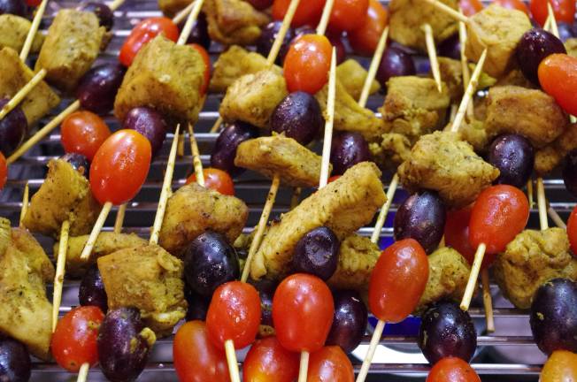 Local chefs serve up dinner to raise $40,000 A sampling of offerings.