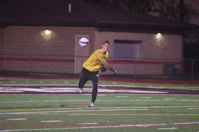 Abington Heights defeats DV in boys soccer The Abington Heights goalkeeper throws the ball into play. (Photo by George Leroy Hunter)