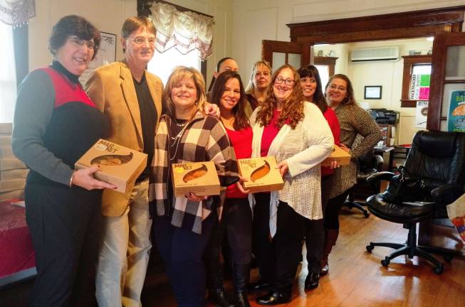 Saying thanks with pie Keller Williams says "Thanks for the business!" (Photo by Anya Tikka)