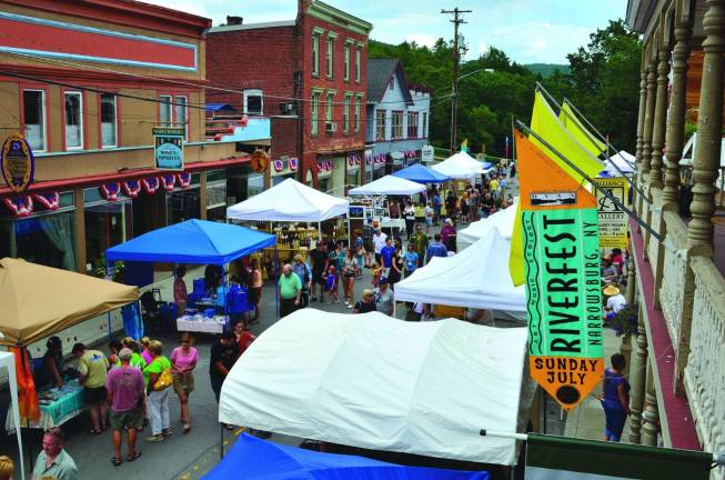 Arts festival on the Big Eddy offers fun amid breathtaking scenery (Riverfest Facebook photo)