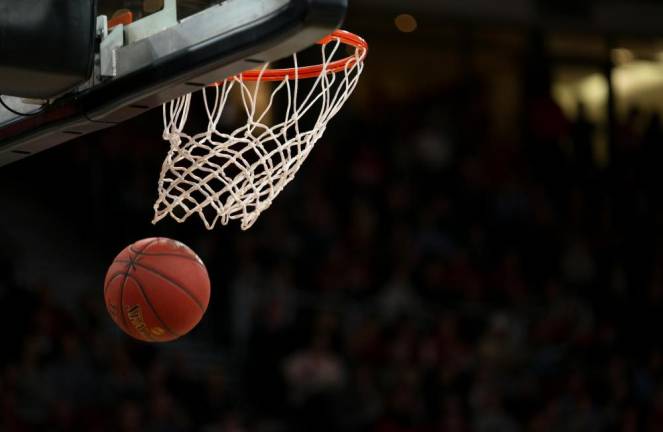 DV boys’ basketball stands undefeated DV boys’ basketball stands undefeated