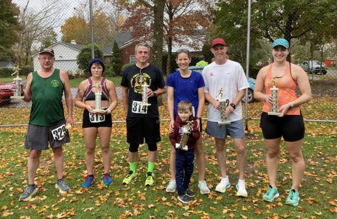 Martin Nowak (3rd place M), Krista Van Horn (3rd place F), Mike O’Keefe (2nd place M), Audrey Dennis (2nd place F), Garry Dennis (1st place M), and Stephanie Fort (1st place F).