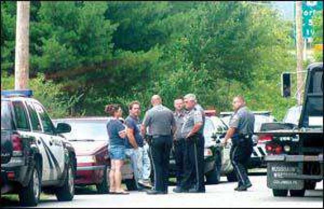 Four youths held after traffic stop Four youths held after traffic stop