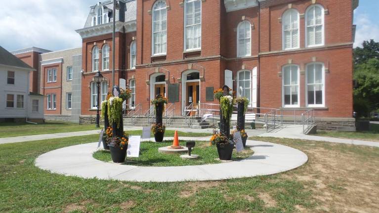 The Supremes outside The Pike County Courthouse (Photo by Frances Ruth Harris)