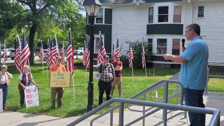 Milford rally supports Supreme Court abortion decision, seeks similar state laws