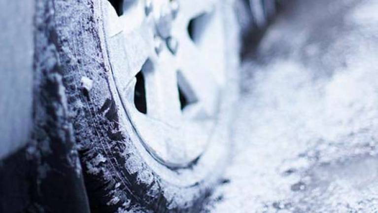 Dozens of vehicles crash on icy I-84 Dozens of vehicles crash on icy I-84