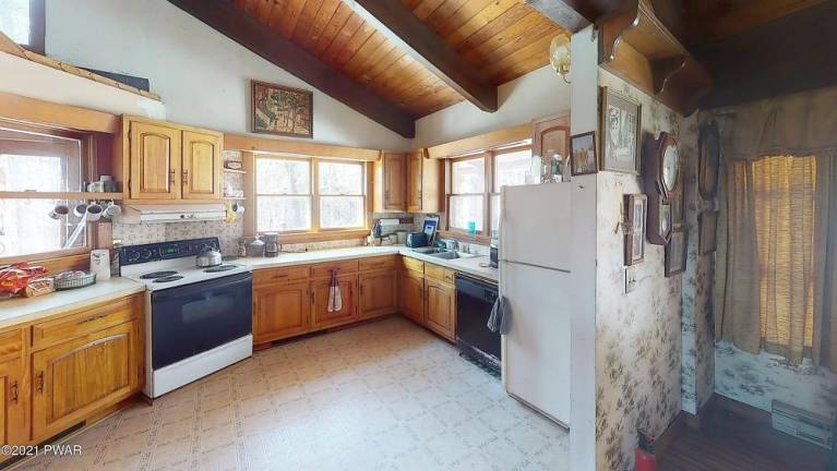Custom home offers living, working, and investing opportunities Custom home offers living, working, and investing opportunities