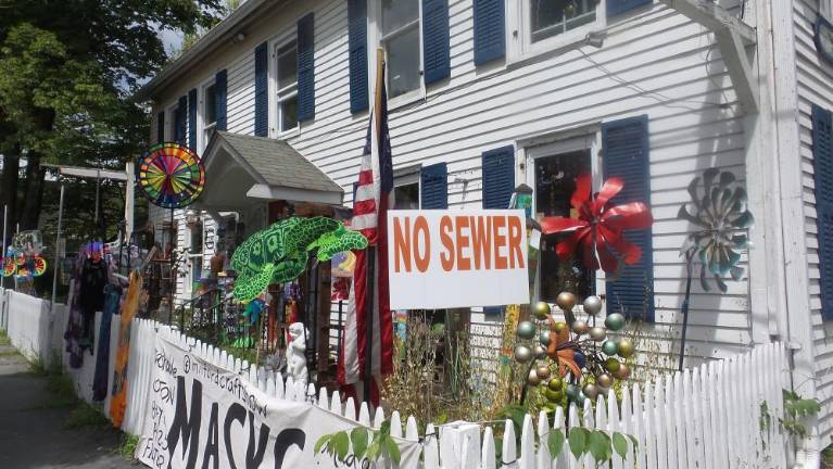 A no sign in front of the Milford Craft Store (Photo by Frances Ruth Harris)