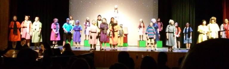 'Snoopy' makes memories for a new generation The Snoopy cast (The Courier thanks reader "jms" for submitting this wonderful photo)