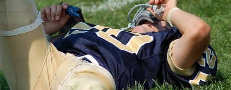 Head blows from just one season of high school football affects the brain Head blows from just one season of high school football affects the brain