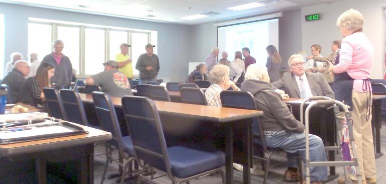 Local residents gathered to share their ideas, point out problem areas, and complete a survey.