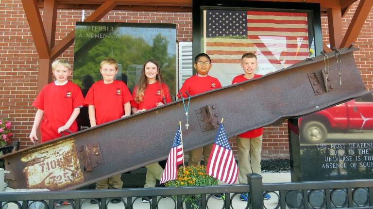 DVE-News/TV reporters with a beam from the World Trade Center: Taylor Allen, Logan Clarke, Keira LeMay, Archit Patel, William Fells