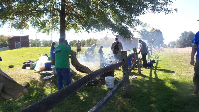 Scouts re-enact the Battle of Walnut Mountain Dingmans Ferry Scouts make Johnny Cakes (Photo by Frances Ruth Harris)