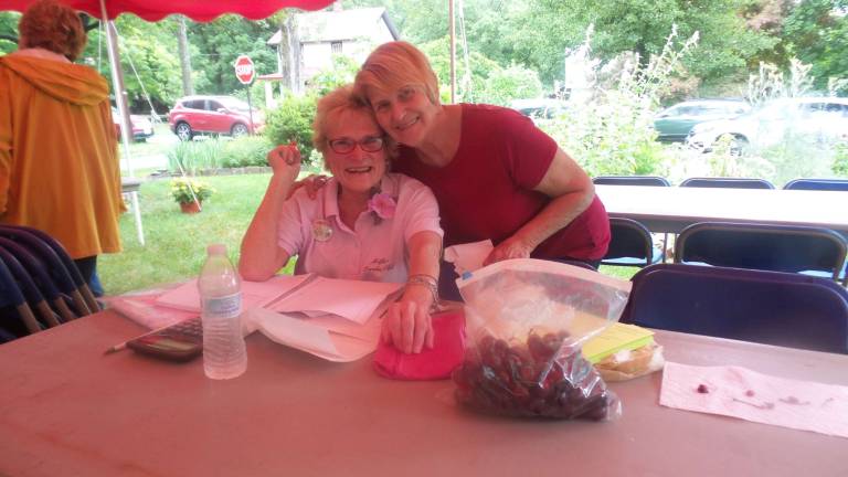 Secret gardens, revealed Helga Becking and Chris Allen sell tickets at Remembrance Place (Photo by Frances Ruth Harris)