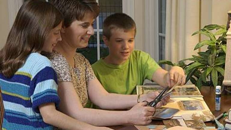 Scrapbooking therapy helps loved ones cope with grief Scrapbooking therapy helps loved ones cope with grief