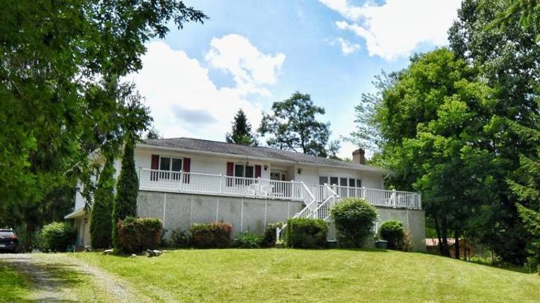 A secluded country ranch in a great location A secluded country ranch in a great location